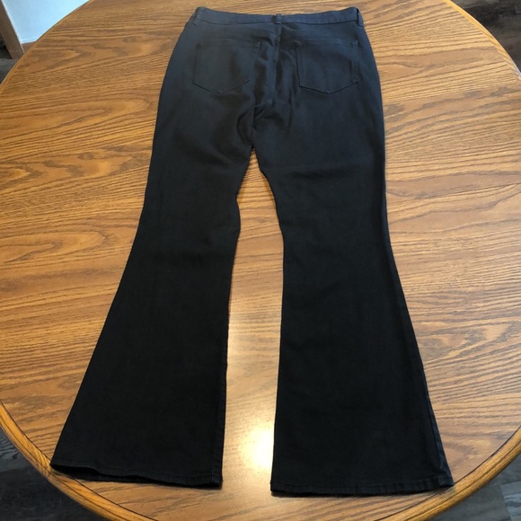 Elizabeth and James High Rise Flare Jean - Picture 4 of 13